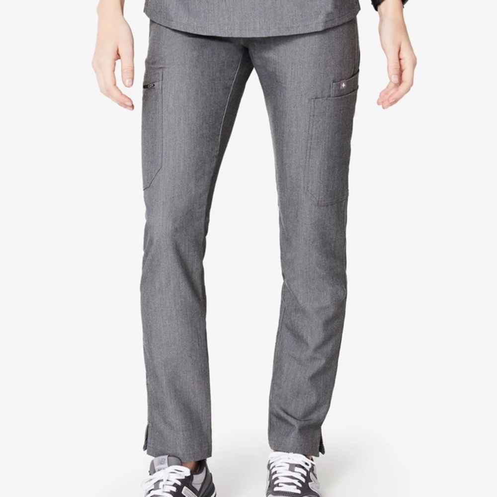 FIGS Women’s Graphite Yola™ Skinny Scrub Pants
